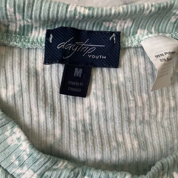 Daytrip youth M sleeveless floral print hi low shirt w/front tie knot - Picture 4 of 5